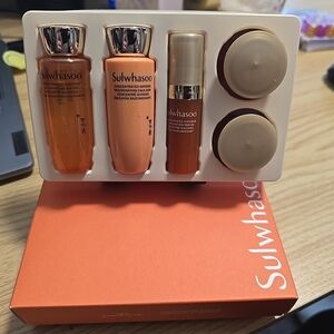 Sulwhasoo Anti aging ginseng skincare Set with Cream Bottles